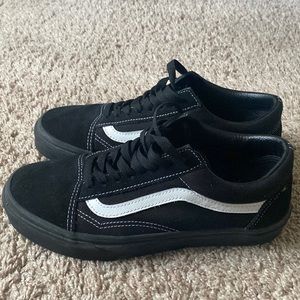vans old skool sk8 low. Black suede. Size uk 6, us womens 8.5 us mens 7